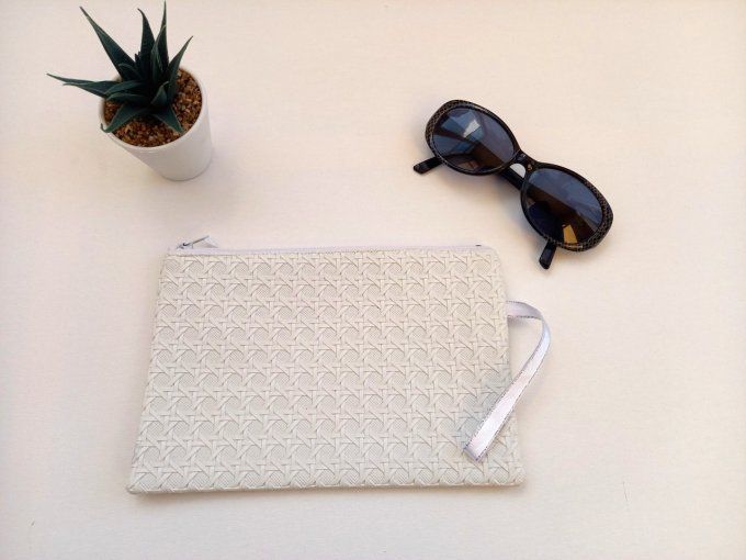 Pochette moyenne blanche