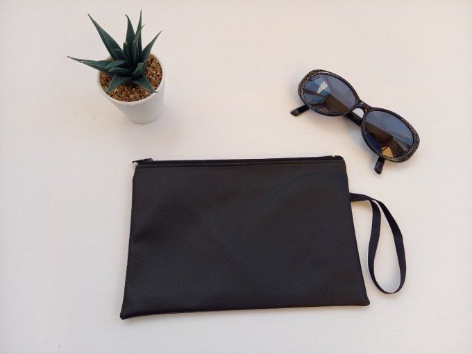 Pochette moyenne noire